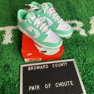 Nike Dunk Low Green Glow (W)